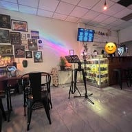 Hide out (hideandseek.814)