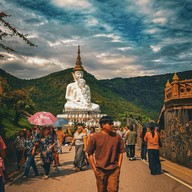 วัดพระธาตุผาซ่อนแก้ว