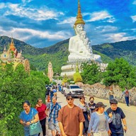 วัดพระธาตุผาซ่อนแก้ว