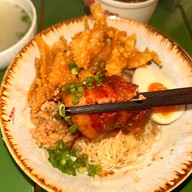 เมนูของร้าน 🍜 บะหมี่แห้ง ดันดัน เกี๊ยวสด พญาไท