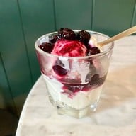 JingJing Ice-cream Bar and Cafe