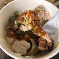 เมนูของร้าน โอชาม ข้าวต้มแห้ง เอกมัย