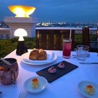 Sirocco โรงแรมเลอบัว แอท สเตท ทาวเวอร์