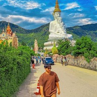 วัดพระธาตุผาซ่อนแก้ว