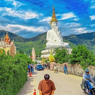 วัดพระธาตุผาซ่อนแก้ว