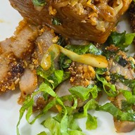 เมนูของร้าน เจ๊แดงสามย่าน ส้มตำ คอหมูย่าง เจ๊แดงจุ่มนัวร์ ซีคอนสแควร์ ศรีนครินทร์