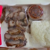 เมนูของร้าน เจ๊แดงสามย่าน ส้มตำ คอหมูย่าง เจ๊แดงจุ่มนัวร์ ซีคอนสแควร์ ศรีนครินทร์