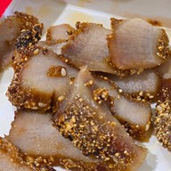 เมนูของร้าน เจ๊แดงสามย่าน ส้มตำ คอหมูย่าง เจ๊แดงจุ่มนัวร์ ซีคอนสแควร์ ศรีนครินทร์