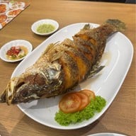 วารีธารา บรรทัดทอง อาหารทะเลพื้นบ้าน วารีธารา