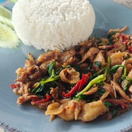 กระเพราเป็ด อาหารตามสั่ง24ชั่วโมง