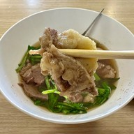 เมนูของร้าน กอเต็กเชียง 6 ก๋วยเตี๋ยวเนื้อตุ๋น-หมูตุ๋น ดอนเมือง