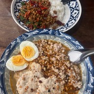 เมนูของร้าน เล็กใหญ่ ก๋วยเตี๋ยวต้มยำโบราณ บรรทัดทอง