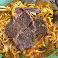 ก๋วยเตี๋ยวข้างบ้าน ติวานนท์ 3 แยก 10