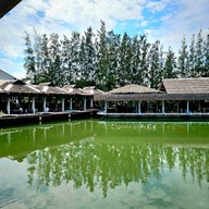 บรรยากาศ เจ๊ช้อย