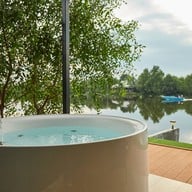 เรือนชายน้ำ  cafe&restaurant