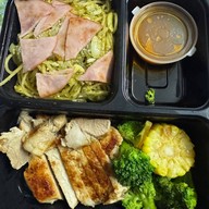 Mama Steak Praya Suren