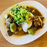 บุพเฟ่ต์ ขนมจีนบ้านเจ็ดยอด