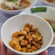 บัวไหลก๋วยเตี๋ยวต้มยำ สาขาหลักเทพรักษ์-วัชรพล