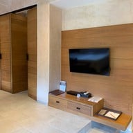 ทาวสแควร์ สวีท บาย ทอสกานา วัลเล่