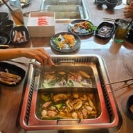 อิเจ้แจ่วฮ้อน แอนด์ ชาบู สีลม