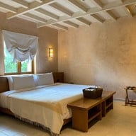 ทาวสแควร์ สวีท บาย ทอสกานา วัลเล่