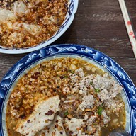 เมนูของร้าน เล็กใหญ่ ก๋วยเตี๋ยวต้มยำโบราณ บรรทัดทอง