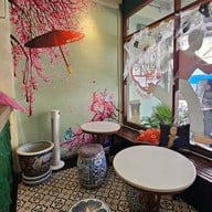 บรรยากาศ Newtro Cafe กาแฟ ขนมหวาน โทสต์ เค้ก อาหารเช้า บรรทัดทอง