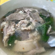 เมนูของร้าน ต้มเลือดหมูปากซอยอรรถกวี