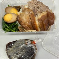 ขาหมูเฮียเต๋อ มาร์เก็ตเพลสเทพรักษ์