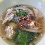 เมนูของร้าน ต้มเลือดหมูปากซอยอรรถกวี