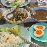 เมนูของร้าน ข้าวแกงกะหรี่หมู ข้าวสตูลิ้นหมู