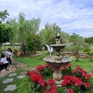 บรรยากาศ แกะ กะ บัว ฟาร์มคาเฟ่ & เรสเตอร์รองค์