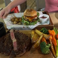 Hidden House Cafe & Bistro