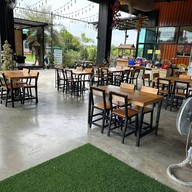 บรรยากาศ ครัวชุติกาญจ์ บ้านโป่ง