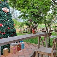 บรรยากาศ แกะ กะ บัว ฟาร์มคาเฟ่ & เรสเตอร์รองค์