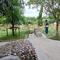 บรรยากาศ แกะ กะ บัว ฟาร์มคาเฟ่ & เรสเตอร์รองค์
