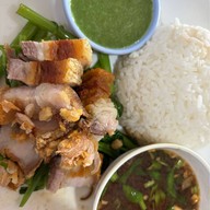 เยาวเรศ เตี๋ยวตุ๋นหม้อไฟ เอแบค