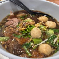 เยาวเรศ เตี๋ยวตุ๋นหม้อไฟ เอแบค