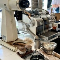 & AMPERSAND COFFEE ROASTERS เดอะบล๊อค ราชพฤกษ์