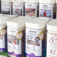 Slowbar หน้าบ้าน