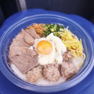 โจ๊กหมู เต้าหู้ ปาโก๋ แม่ไอรา