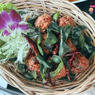 ธรรมชาติ อิสาน บีช คาเฟ่ พระยาสุเรนทร์