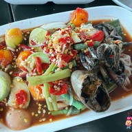 ธรรมชาติ อิสาน บีช คาเฟ่ พระยาสุเรนทร์