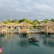 ธรรมชาติ อิสาน บีช คาเฟ่ พระยาสุเรนทร์