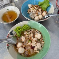หอมฟุ้ง ก๋วยเตี๋ยวต้มยำ วัดสุทัศน์ (เสาชิงช้า) หอมฟุ้ง ก๋วยเตี๋ยวต้มยำ วัดสุทัศน์ (เสาชิงช้า)