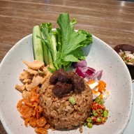 กับข้าวกับปลา Central Embassy