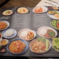 กับข้าวกับปลา Central Embassy