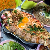 ร้านริมเขื่อน จุ๋มหนวดซีฟู๊ดร้านริมถนน (ริมเขื่อนเจ้าเก่า)