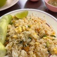 เจ๊เลี๊ยบ สนามเป้า