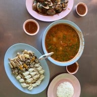 ร้านป้อมกินแล้วรวย -